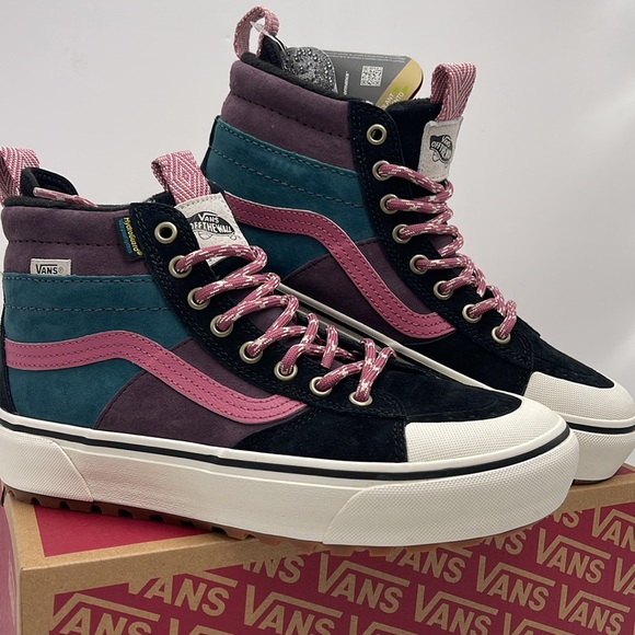 Vans WMNS Sk8-Hi Mte-2 Trekker Multi Color
VNOA5HZZMUL
Boots Cold Weather Snkrs - Picture 8 of 16